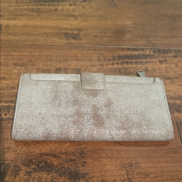 Hobo Women’s Elegant Distressed Grayish Animal Print With Green Leather Wallet. - Picture 2 of 9